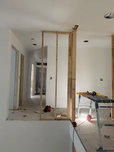 Interior Remodeling / Remodelación de Interiores